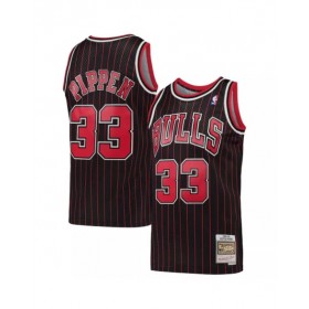 Men's Chicago Bulls Scottie Pippen #33 Mitchell & Ness Black Hardwood Classics 95-96 Swingman Jersey